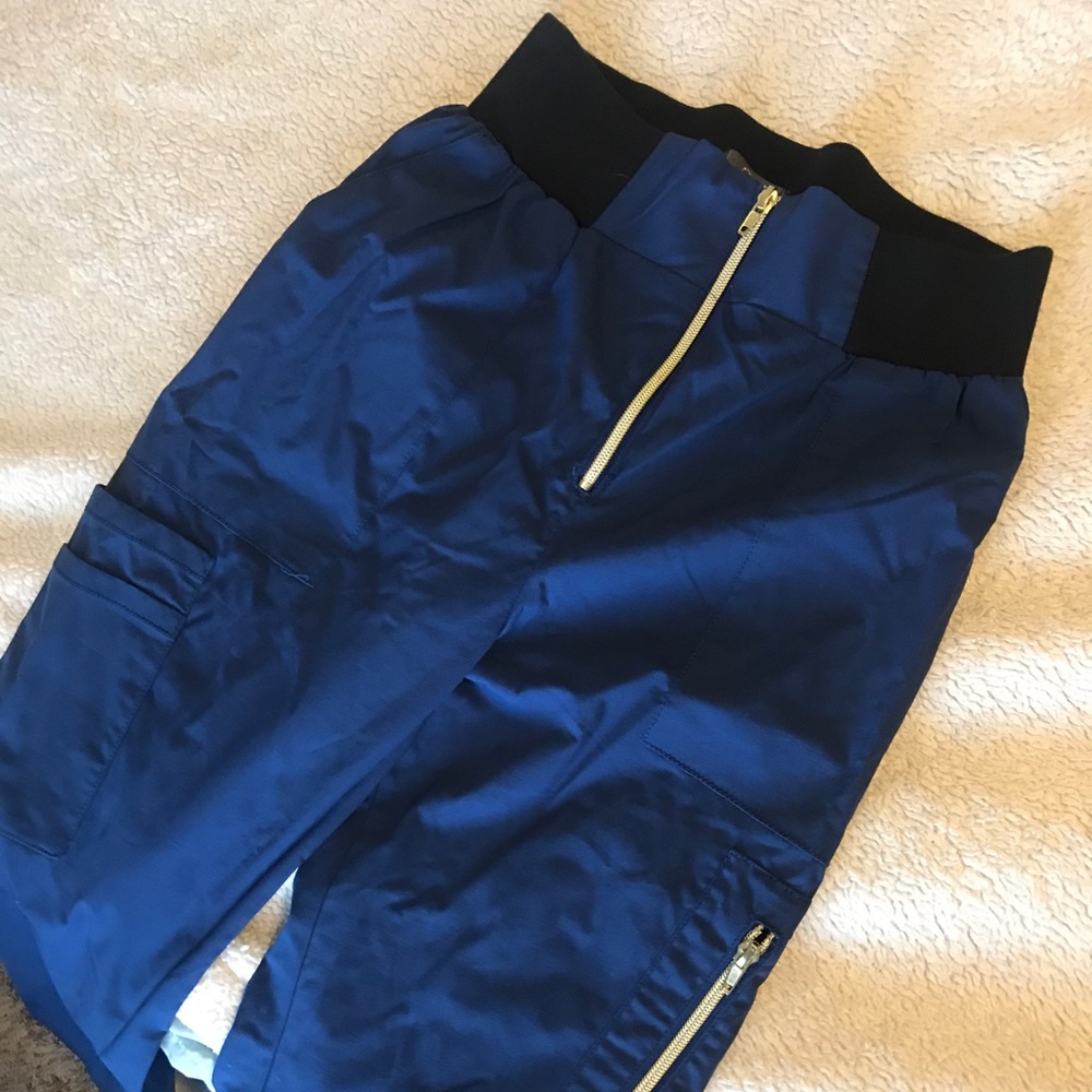 Jaanuu scrub pants